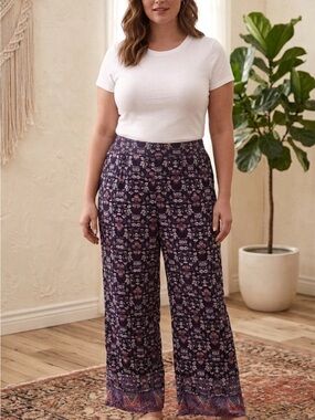 Mudd Navy Floral Straight-Leg Pants